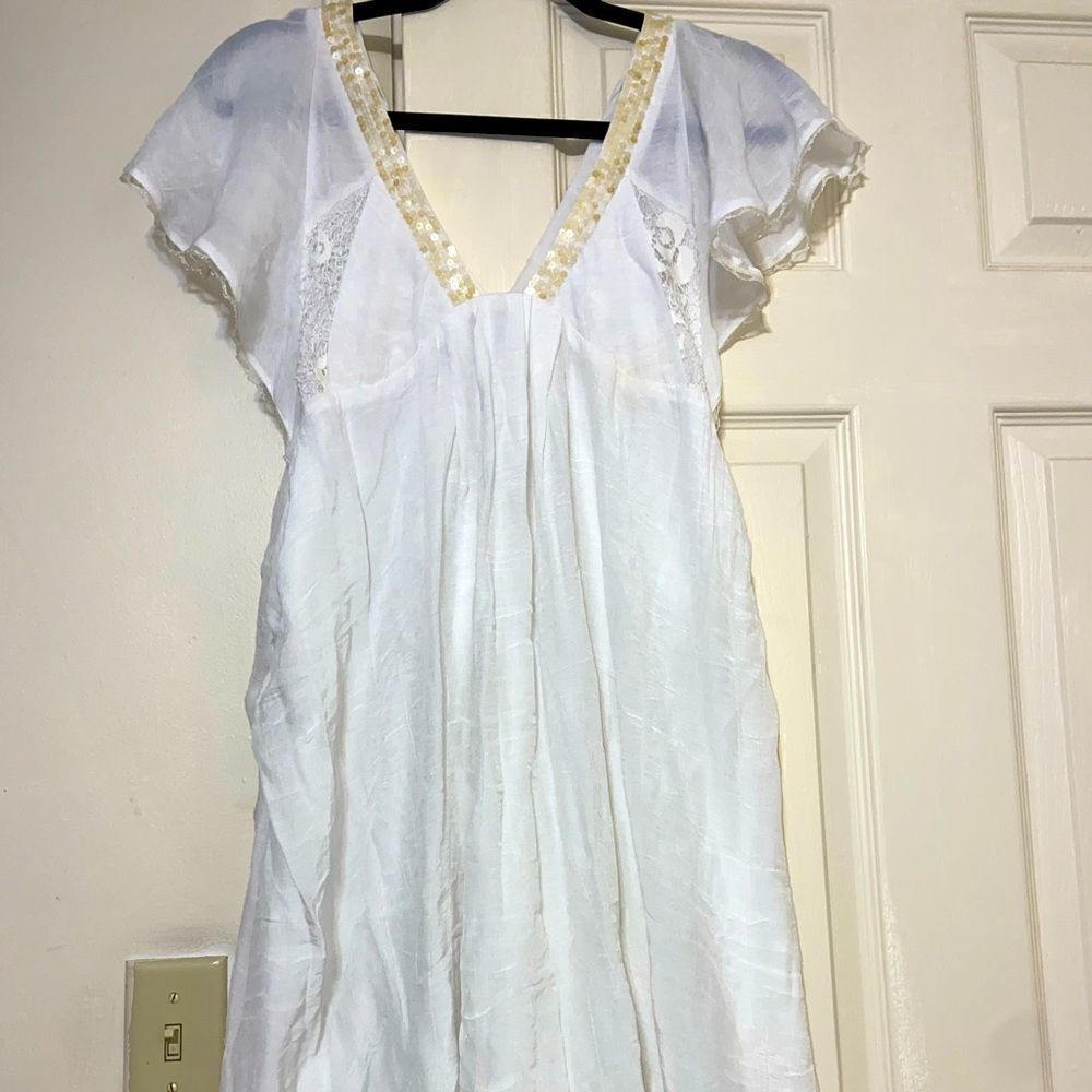 V cut boho style dress